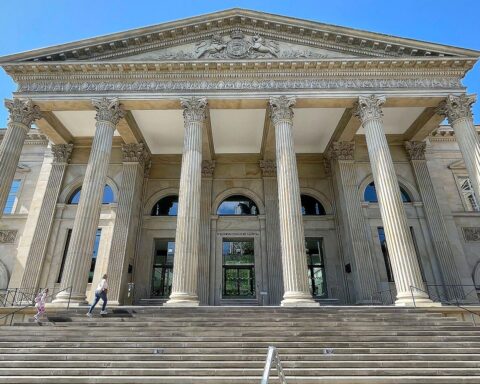 Niedersächsischer Landtag – Symbol für Bürokratieabbau und Verwaltungsmodernisierung in der Landesregierung.