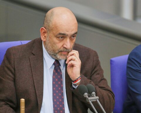 Omid Nouripour äußert ernüchterte Prognosen über den Iran und das Regime.