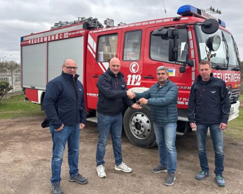 Übergabe eines Löschfahrzeugs der Feuerwehr Olpe an die Ukraine, Hilfsaktion dokumentiert.