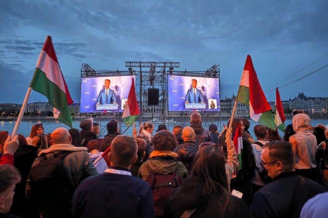 Péter Magyar spricht optimistisch über Wahlen, zeigt Hoffnung auf Wandel in Ungarn.