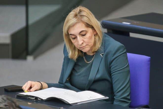 Pflegereform: Warken plant deutliche Mehrbelastung für Heimbewohner