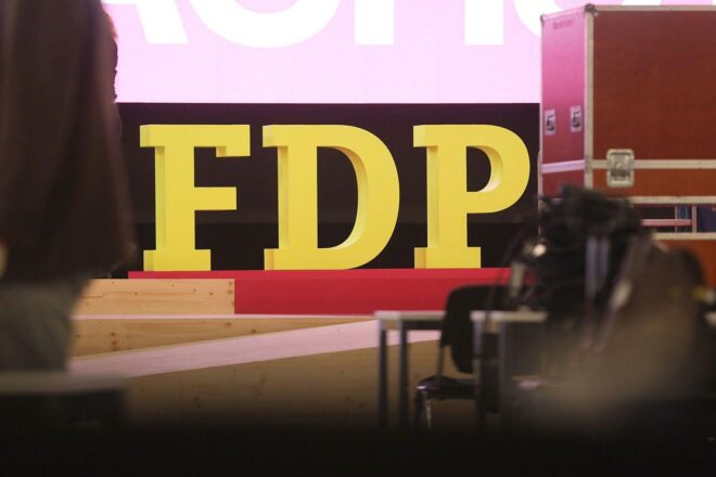 Politologe sieht Chance für FDP in Öffnung zum Rechtspopulismus