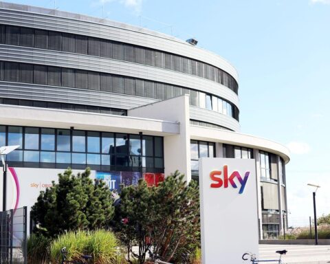 Zentrale von Sky Deutschland, RTL-Chef Thomas Rabe, Übernahme, Abonnentenziel, Personalabbau, Medienbranche.