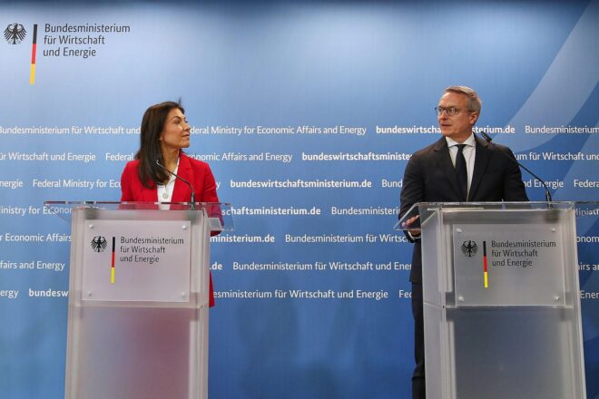 Regierung will mit neuer KI-Strategie Innovationen "entfesseln"
