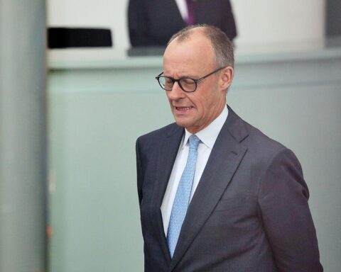 Friedrich Merz unter Druck: Widerstand gegen Rentenreform von ostdeutschen Politikern wächst.