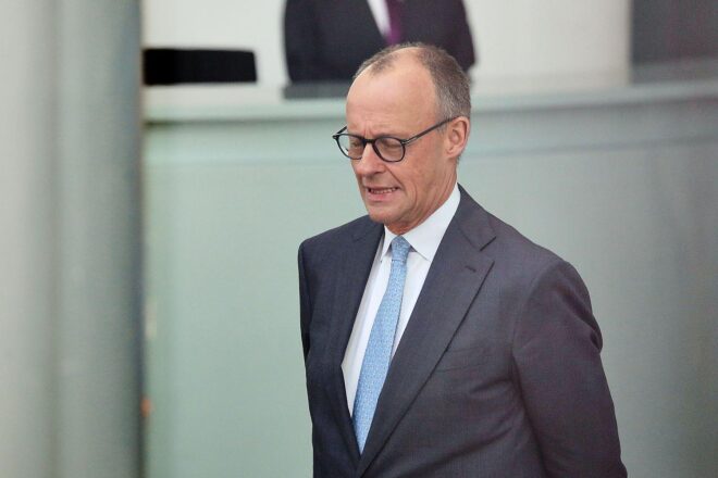 Rentenaufstand ostdeutscher Spitzenpolitiker gegen Merz