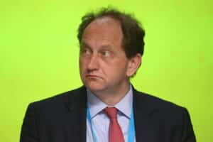 Alexander Graf Lambsdorff trifft sich mit russischen Vertretern zur Klärung diplomatischer Konflikte.
