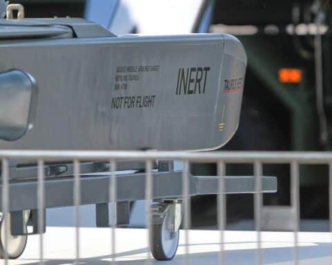 Politikerin Siemtje Möller fordert Unterstützung für die Ukraine, Hintergrund: Debatte über Taurus-Lieferungen.