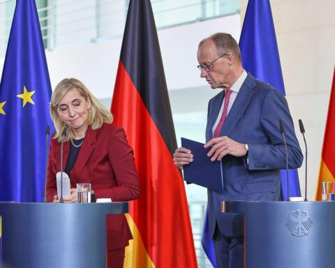 Demonstration gegen Gesundheitsreform: Ines Schwerdtner kritisiert soziale Ungerechtigkeit und fordert Bürgerversicherung.