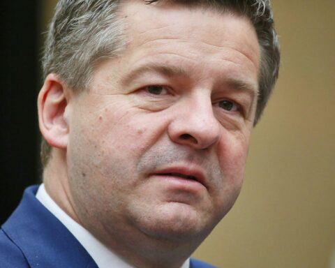 Sven Schulze diskutiert soziale Reformen und fordert Berücksichtigung des Ostens in Berlin.