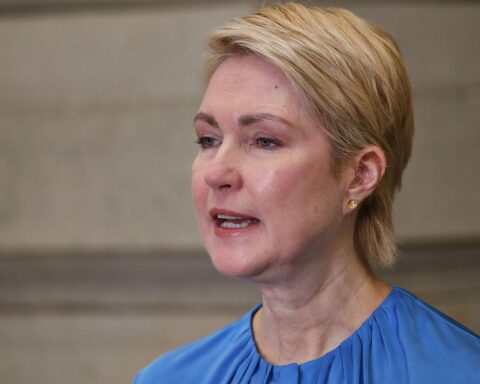 Manuela Schwesig spricht über Sozialreform, Sicherheit und Stabilität in der Wirtschaft.