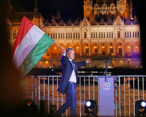 Marie-Agnes Strack-Zimmermann spricht über den Machtwechsel in Ungarn und europäische Hoffnungen.