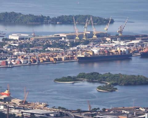 Hafen von Rio de Janeiro; Symbol für globale Handelsabkommen und wirtschaftliche Vernetzung.