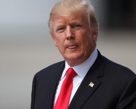 Donald Trump diskutiert ernsthaft den möglichen Austritt der USA aus der NATO.