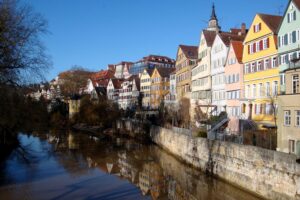 Tübingen am Neckar, Fokus auf Abfallwirtschaft und Bioabfalltrennung.