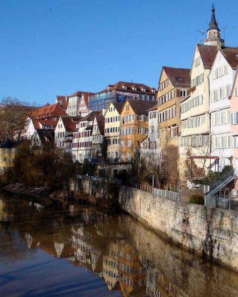 Tübingen am Neckar, Fokus auf Abfallwirtschaft und Bioabfalltrennung.