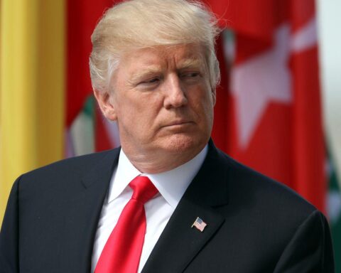 Trump droht Iran, Blockade der Straße von Hormus, militärische Maßnahmen gegen iranische Marine.