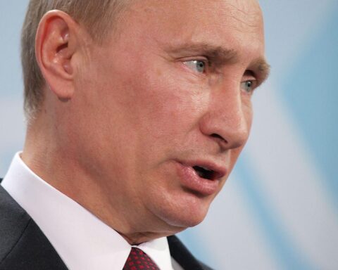 Wladimir Putin kündigt eine Feuerpause während der orthodoxen Ostertage im Ukraine-Konflikt an.