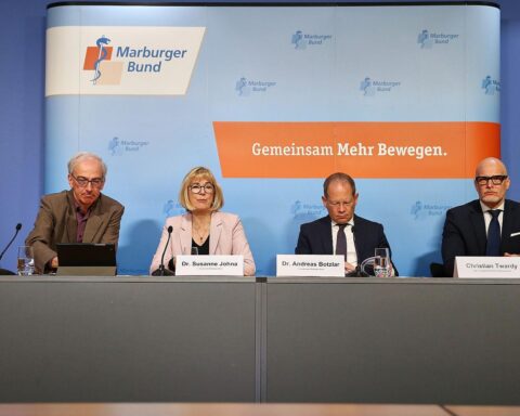 Pressekonferenz des Marburger Bundes: Machtmissbrauch und sexuelle Belästigung im Gesundheitswesen thematisiert.