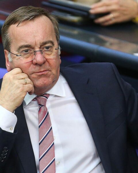 Ein Bild von Boris Pistorius bei der Präsentation von Reformplänen zur Bundeswehr.