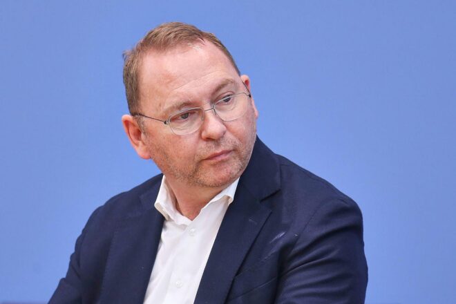 Verdi bezeichnet steuerfreie 1.000-Euro-Prämie als "Rohrkrepierer"