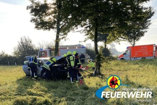 Verkehrsunfall auf der Odenkirchener Straße in Mönchengladbach