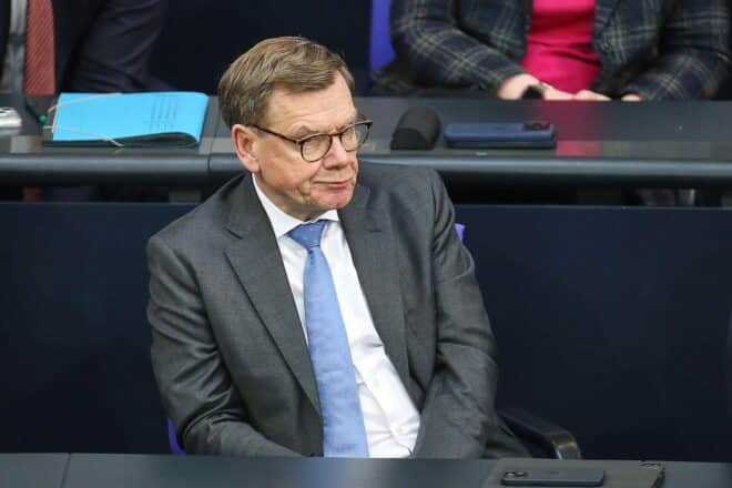 Wadephul zeigt sich prinzipiell bereit zu Absicherung von Seewegen