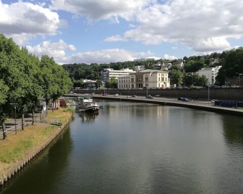Sonne, Wolken und Regen in Rheinland-Pfalz und Saarland - wechselhaftes Wetter erwartet.