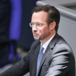 Dirk Wiese diskutiert Energieversorgungskrisen und fordert Ministerpräsidentenkonferenz. Ernsthafte Lage, dringende Maßnahmen nötig.