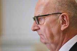 Dietmar Woidke besucht Gedenkstätte des KZ-Außenlagers Schlieben-Berga, engagierte Erinnerungsarbeit gewürdigt.