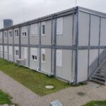 Ein Asylbewerberheim in Deutschland, symbolisiert den Rückgang der Asylanträge im Jahr 2023.