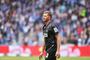 2. Bundesliga: Elversberg patzt in Düsseldorf - Münster steigt ab Fußballspiel: Fortuna Düsseldorf besiegt Elversberg 3:1, Eigentore prägen das Spiel, Aufstiegskampf spannungsvoll.