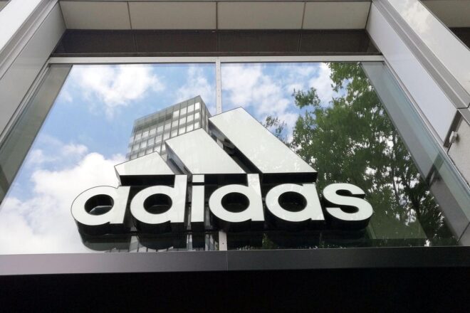 Adidas rechnet mit Absatzrekorden bei Fußball-WM