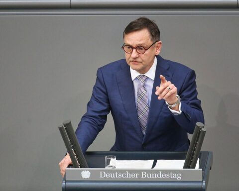 Kay Gottschalk lobt Wärmepumpen und E-Autos, diskutiert Altersvorsorge und Agrarsubventionen.