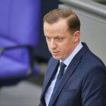 Adis Ahmetovic diskutiert EU-Marine-Einsatz zur Deeskalation in der Straße von Hormus.