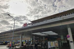 Konflikt im Essener Hauptbahnhof: Körperliche Auseinandersetzung mit Wischmopp als Tatwaffe.