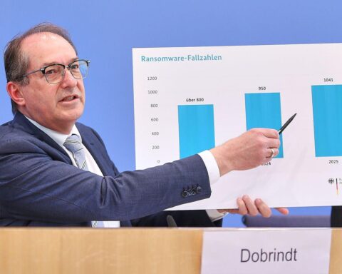 Bundesinnenminister Dobrindt präsentiert Bundeslagebild Cybercrime – Herausforderungen und Notwendigkeiten im digitalen Sicherheitskampf.