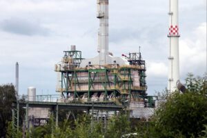 BSW fordert von Reiche klare Zusagen für PCK Schwedt Bundeswirtschaftsministerin besucht PCK-Raffinerie; Forderung nach langfristiger Rohölversorgung und wirtschaftlicher Stabilität.