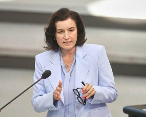 Dorothee Bär spricht über Deutschlands Erfolge bei der Anwerbung amerikanischer Spitzenforscher.