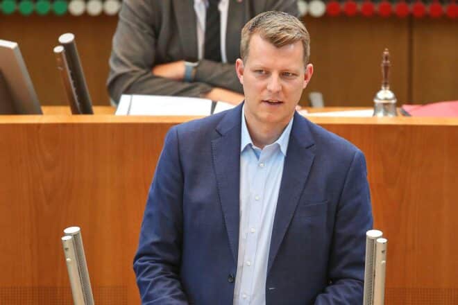 Bewerber um FDP-Vorsitz wirft Merz Wortbruch vor