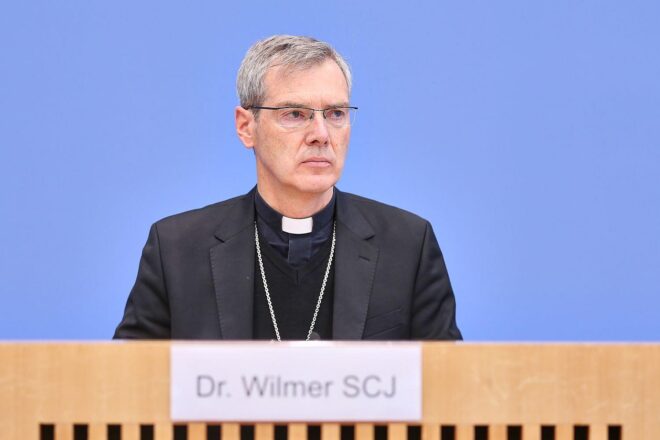 Bischof Wilmer: Papst-Enzyklika soll Antwort auf Tech-Riesen geben