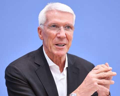 Ralf Wintergerst diskutiert verantwortungsvolle KI-Entwicklung für Gemeinwohl und Grundrechte.