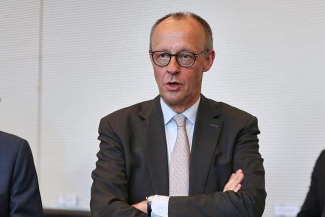Buhrufe und Gelächter bei Merz-Rede auf DGB-Kongress