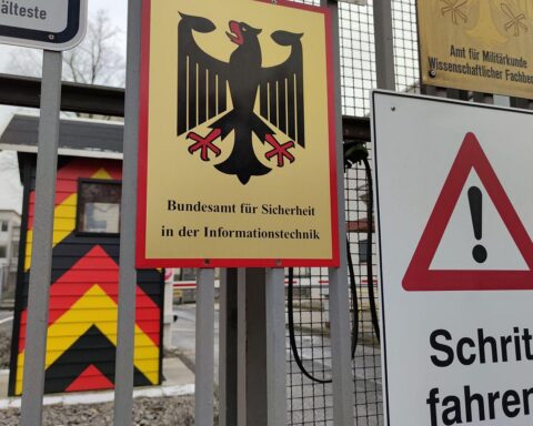 BSI und Bundesdigitalministerium starten Sofortprogramm zur Stärkung der Cybersicherheit der Bundesverwaltung.