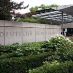 Bundesbankpräsident Joachim Nagel diskutiert Zinserhöhungen wegen Inflation und geopolitischer Unsicherheiten.