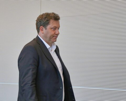 Dennis Radtke fordert sofortige Reformen in der gesetzlichen Krankenversicherung für bessere Arbeitsbedingungen.