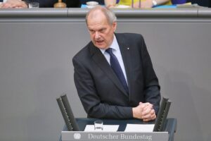 Fritz Güntzler warnt Ministerpräsidenten vor Scheitern der Steuerreform, fordert klare Positionierung.