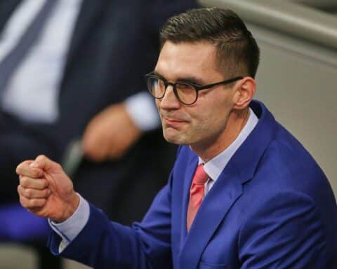 Sepp Müller kämpft für Wählerstimmen der CDU gegen die überlegene AfD in Sachsen-Anhalt.
