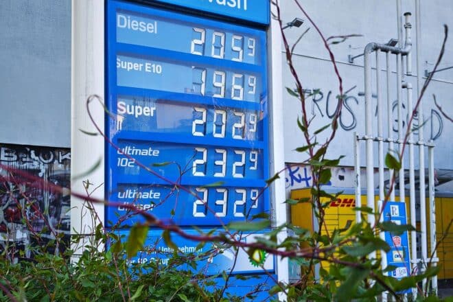 CSU schließt Verlängerung des Tankrabatts nicht aus