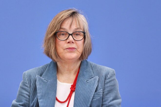 Caritas-Präsidentin kritisiert geplante Pflegereform